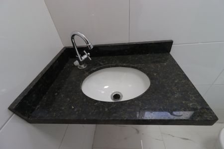 Casa à venda com 96m², 2 quartos e 1 vagaBanheiro da Suíte 2 - Pia