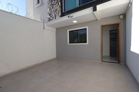 Casa à venda com 96m², 2 quartos e 1 vagaGaragem