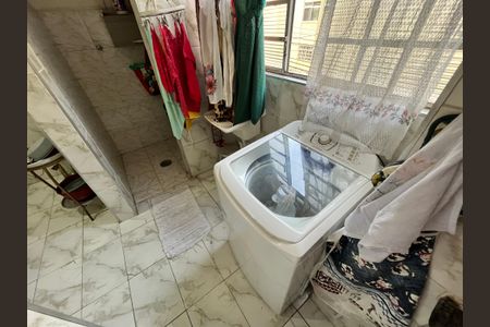 Apartamento à venda com 70m², 2 quartos e 1 vagaÁrea de Serviço