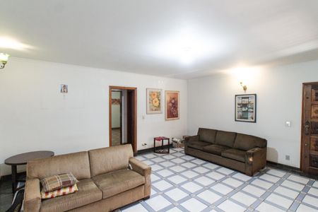 Casa à venda com 310m², 3 quartos e 4 vagasSala