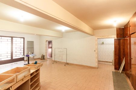 Casa à venda com 310m², 3 quartos e 4 vagasSalão