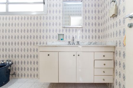 Casa à venda com 310m², 3 quartos e 4 vagasBanheiro da Suíte