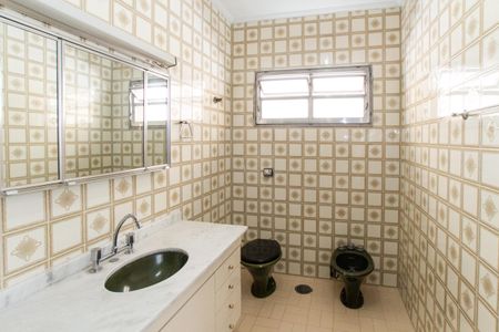 Casa à venda com 310m², 3 quartos e 4 vagasBanheiro