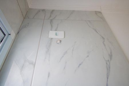 Apartamento à venda com 102m², 2 quartos e 2 vagas Apartamento à venda com 102m², 2 quartos e 2 vagasBanheiro social