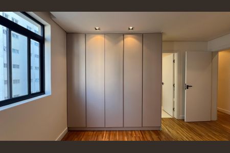 Apartamento à venda com 180m², 3 quartos e 2 vagas Apartamento à venda com 180m², 3 quartos e 2 vagasSuíte 1