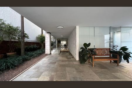 Apartamento à venda com 180m², 3 quartos e 2 vagas Apartamento à venda com 180m², 3 quartos e 2 vagasEntrada