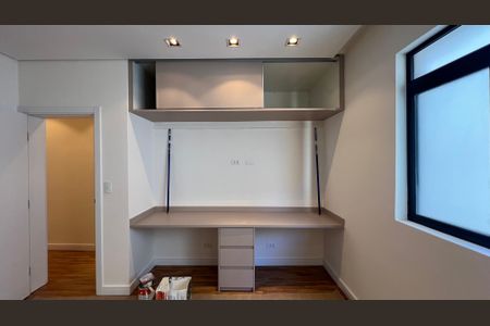 Apartamento à venda com 180m², 3 quartos e 2 vagas Apartamento à venda com 180m², 3 quartos e 2 vagasSuíte 3