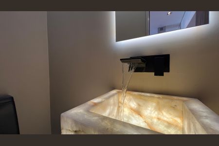 Apartamento à venda com 180m², 3 quartos e 2 vagas Apartamento à venda com 180m², 3 quartos e 2 vagasLavabo