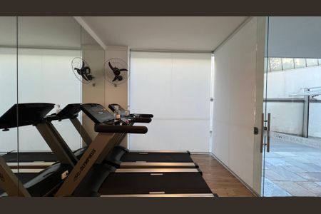 Apartamento à venda com 180m², 3 quartos e 2 vagas Apartamento à venda com 180m², 3 quartos e 2 vagasÁrea comum - Academia