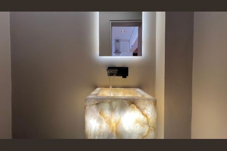 Apartamento à venda com 180m², 3 quartos e 2 vagas Apartamento à venda com 180m², 3 quartos e 2 vagasLavabo