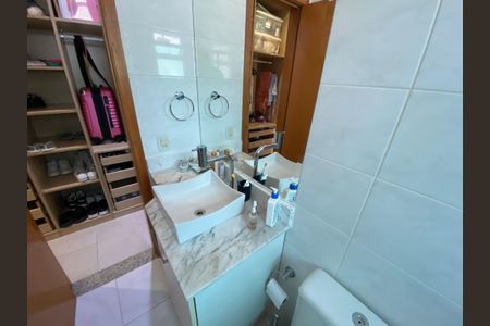 Casa à venda com 170m², 3 quartos e 3 vagas Casa à venda com 170m², 3 quartos e 3 vagasBanheiro Suíte