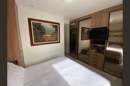 Casa à venda com 170m², 3 quartos e 3 vagas Casa à venda com 170m², 3 quartos e 3 vagasSuíte