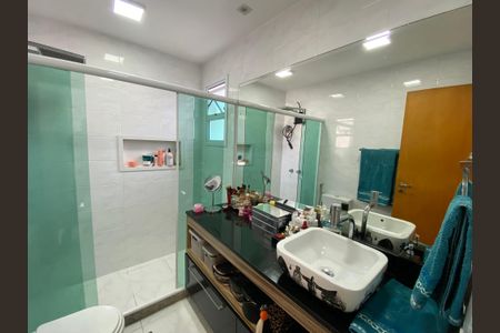 Casa à venda com 170m², 3 quartos e 3 vagas Casa à venda com 170m², 3 quartos e 3 vagasBanheiro Social