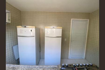 Casa à venda com 170m², 3 quartos e 3 vagas Casa à venda com 170m², 3 quartos e 3 vagasÁrea comum - Salão de festas