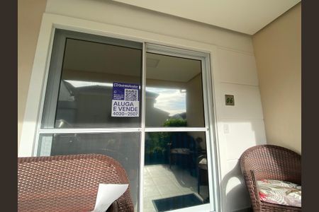 Casa à venda com 170m², 3 quartos e 3 vagas Casa à venda com 170m², 3 quartos e 3 vagasPlaquinha