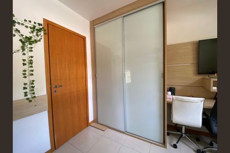 Casa à venda com 170m², 3 quartos e 3 vagas Casa à venda com 170m², 3 quartos e 3 vagasQuarto 2