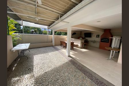 Casa à venda com 170m², 3 quartos e 3 vagas Casa à venda com 170m², 3 quartos e 3 vagasÁrea comum - Churrasqueira