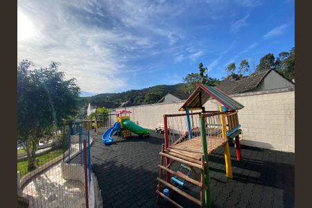 Casa à venda com 170m², 3 quartos e 3 vagas Casa à venda com 170m², 3 quartos e 3 vagasÁrea comum - Playground