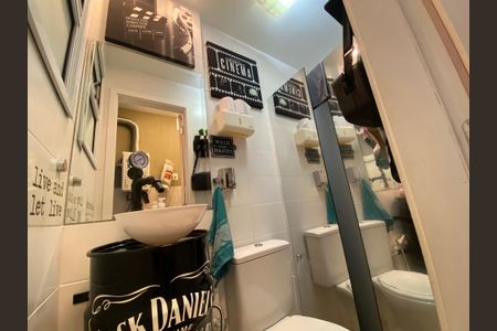 Casa à venda com 170m², 3 quartos e 3 vagas Casa à venda com 170m², 3 quartos e 3 vagasBanheiro Serviço