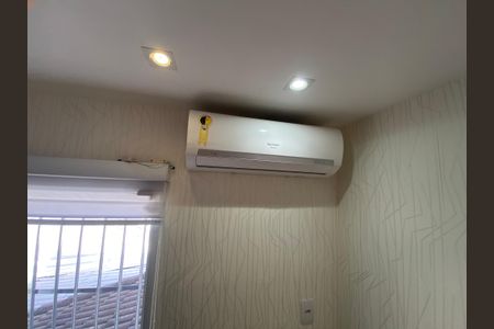 Casa à venda com 170m², 3 quartos e 3 vagas Casa à venda com 170m², 3 quartos e 3 vagasQuarto 2