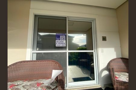 Casa à venda com 170m², 3 quartos e 3 vagas Casa à venda com 170m², 3 quartos e 3 vagasPlaquinha