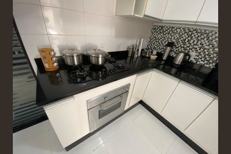 Casa à venda com 170m², 3 quartos e 3 vagas Casa à venda com 170m², 3 quartos e 3 vagasCozinha