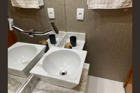 Casa à venda com 170m², 3 quartos e 3 vagas Casa à venda com 170m², 3 quartos e 3 vagasLavabo