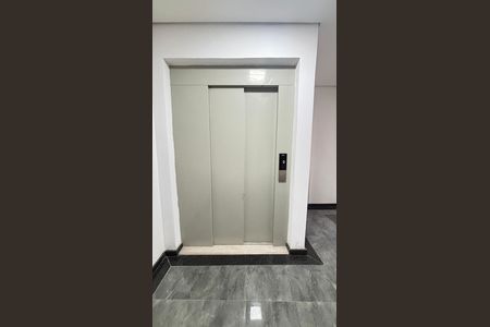 Apartamento à venda com 63m², 2 quartos e 1 vaga Apartamento à venda com 63m², 2 quartos e 1 vagaÁrea Comum - Elevador