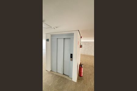 Apartamento à venda com 63m², 2 quartos e 1 vaga Apartamento à venda com 63m², 2 quartos e 1 vagaÁrea Comum - Elevador