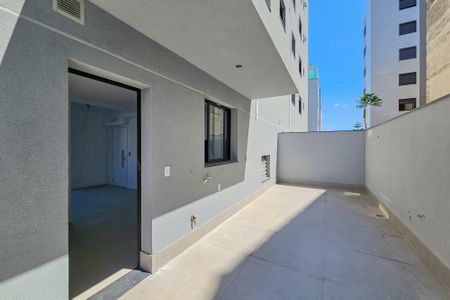 Apartamento à venda com 108m², 2 quartos e 2 vagas Apartamento à venda com 108m², 2 quartos e 2 vagasVaranda