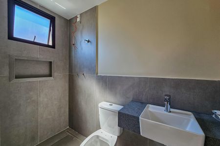 Apartamento à venda com 58m², 2 quartos e 2 vagas Apartamento à venda com 58m², 2 quartos e 2 vagasBanheiro da Suíte 1