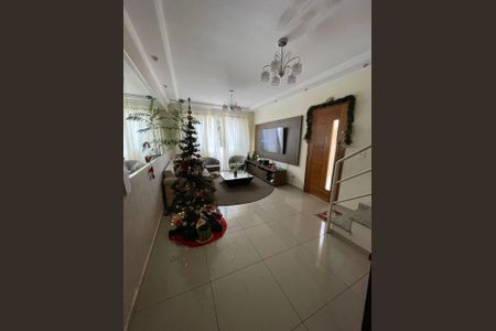 Casa à venda com 100m², 3 quartos e 2 vagas Casa à venda com 100m², 3 quartos e 2 vagasSala