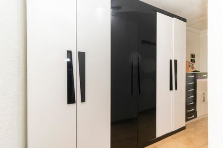 Casa à venda com 180m², 3 quartos e 3 vagas Casa à venda com 180m², 3 quartos e 3 vagasCloset da suíte