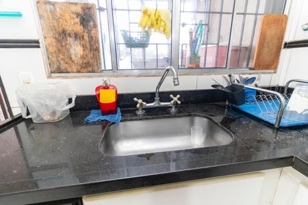 Casa à venda com 180m², 3 quartos e 3 vagas Casa à venda com 180m², 3 quartos e 3 vagasCozinha