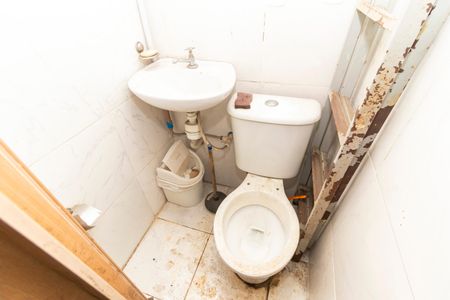 Casa à venda com 180m², 3 quartos e 3 vagas Casa à venda com 180m², 3 quartos e 3 vagasLavabo da Churrasqueira