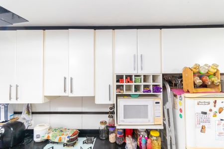 Casa à venda com 180m², 3 quartos e 3 vagas Casa à venda com 180m², 3 quartos e 3 vagasCozinha - Armários