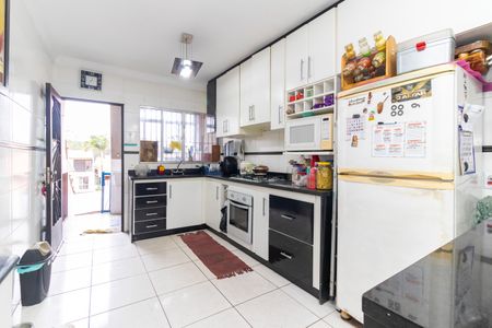 Casa à venda com 180m², 3 quartos e 3 vagas Casa à venda com 180m², 3 quartos e 3 vagasCozinha