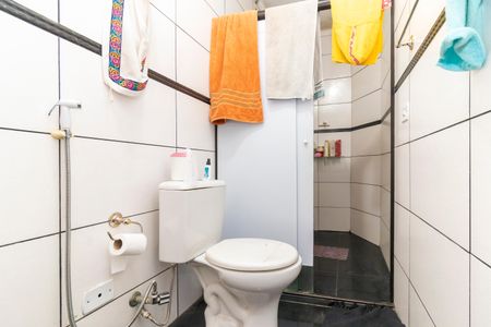 Casa à venda com 180m², 3 quartos e 3 vagas Casa à venda com 180m², 3 quartos e 3 vagasBanheiro da Suíte