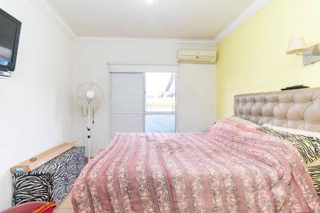 Casa à venda com 180m², 3 quartos e 3 vagas Casa à venda com 180m², 3 quartos e 3 vagasQuarto 1 - Suíte