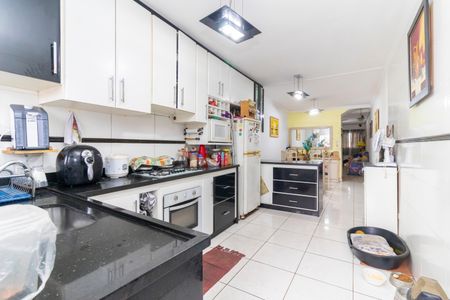 Casa à venda com 180m², 3 quartos e 3 vagas Casa à venda com 180m², 3 quartos e 3 vagasCozinha