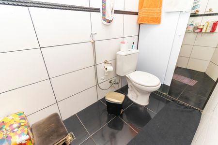 Casa à venda com 180m², 3 quartos e 3 vagas Casa à venda com 180m², 3 quartos e 3 vagasBanheiro da Suíte