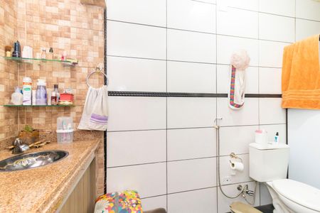 Casa à venda com 180m², 3 quartos e 3 vagas Casa à venda com 180m², 3 quartos e 3 vagasBanheiro da Suíte