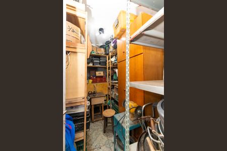 Casa à venda com 180m², 3 quartos e 3 vagas Casa à venda com 180m², 3 quartos e 3 vagasOficina