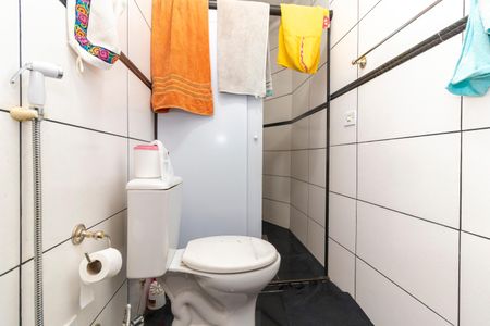 Casa à venda com 180m², 3 quartos e 3 vagas Casa à venda com 180m², 3 quartos e 3 vagasBanheiro da Suíte