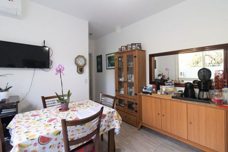 Apartamento à venda com 70m², 2 quartos e 1 vaga Apartamento à venda com 70m², 2 quartos e 1 vagaSala