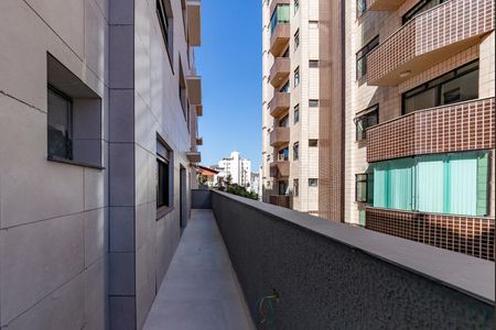 Apartamento à venda com 76m², 2 quartos e 2 vagas Apartamento à venda com 76m², 2 quartos e 2 vagasSacada