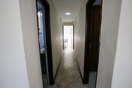 Casa à venda com 90m², 3 quartos e 2 vagas Casa à venda com 90m², 3 quartos e 2 vagasCorredor