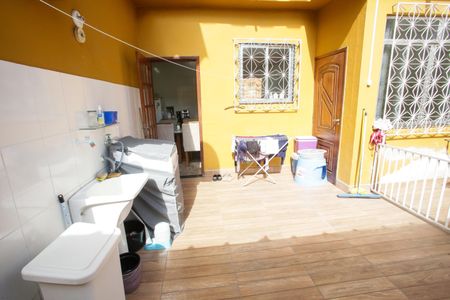 Casa à venda com 90m², 3 quartos e 2 vagas Casa à venda com 90m², 3 quartos e 2 vagasÁrea de Serviço