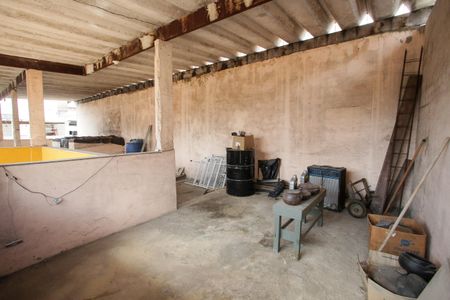 Casa à venda com 90m², 3 quartos e 2 vagas Casa à venda com 90m², 3 quartos e 2 vagasTerraço