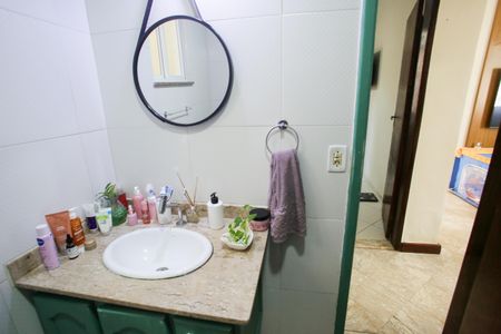 Casa à venda com 90m², 3 quartos e 2 vagas Casa à venda com 90m², 3 quartos e 2 vagasBanheiro Social